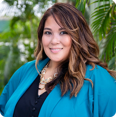 Portrait of Annabelle Lewis, Co-Founder and COO of Aspen Alcove.